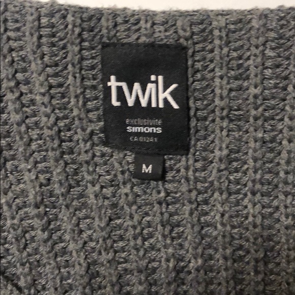 Cozy Grey V Neck Sweater - Picture 3 of 4